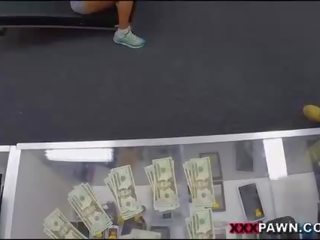 Gym trainer pawns her pussy to earn cash