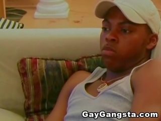 Gay kulit hitam memerhatikan gay seks filem vid dan membuka mereka h