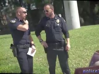 Hrať chlapík polícia gejské enticing jebanie mov xxx